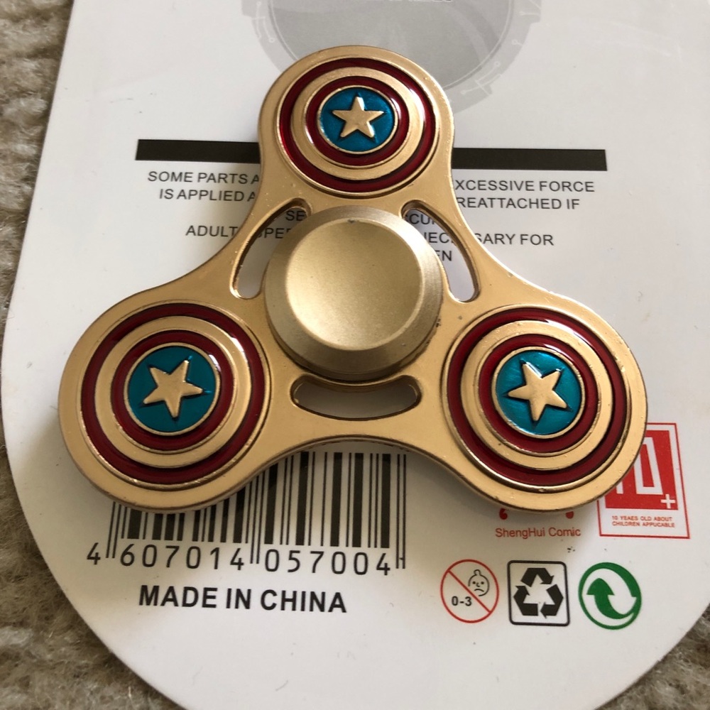 Metal Shield Spinner - Picture 2 of 4